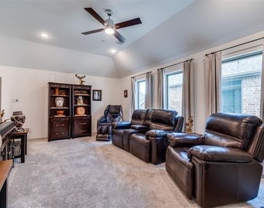 7139 Buchanan - Photo Thumbnail 19