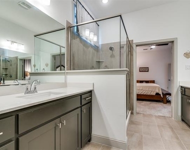 7139 Buchanan - Photo Thumbnail 16