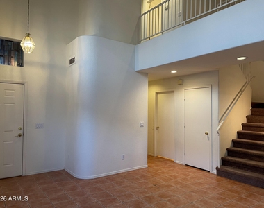 8376 W Melinda Lane - Photo Thumbnail 5