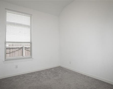 3031 Aqueduct Avenue - Photo Thumbnail 27