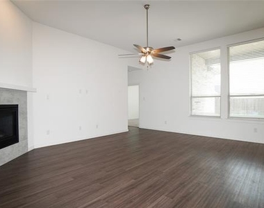 3031 Aqueduct Avenue - Photo Thumbnail 4