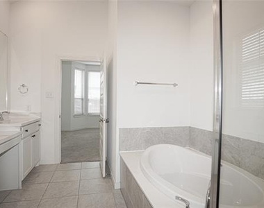 3031 Aqueduct Avenue - Photo Thumbnail 20