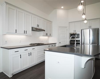 3031 Aqueduct Avenue - Photo Thumbnail 9