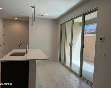 2820 N Evergreen Street - Photo Thumbnail 2