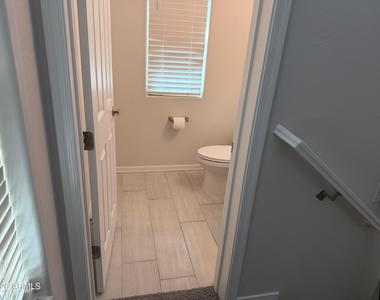 2820 N Evergreen Street - Photo Thumbnail 12