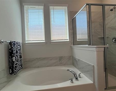 3033 Burwick Lane - Photo Thumbnail 11