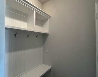 3033 Burwick Lane - Photo Thumbnail 16