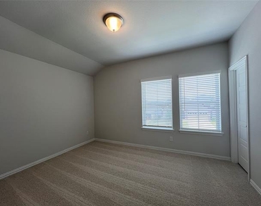 3033 Burwick Lane - Photo Thumbnail 22