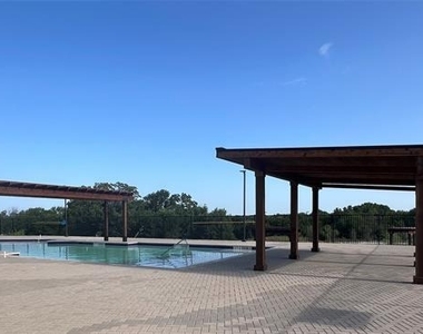 3033 Burwick Lane - Photo Thumbnail 31