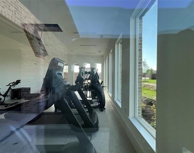 3033 Burwick Lane - Photo Thumbnail 35
