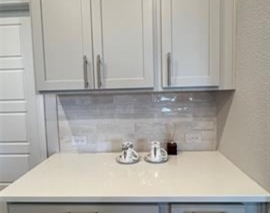 3033 Burwick Lane - Photo Thumbnail 6