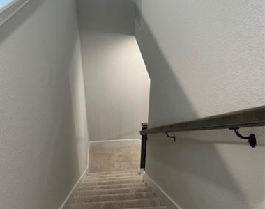 3033 Burwick Lane - Photo Thumbnail 18