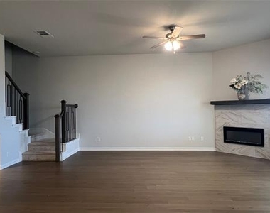 3033 Burwick Lane - Photo Thumbnail 3