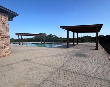 3033 Burwick Lane - Photo Thumbnail 32