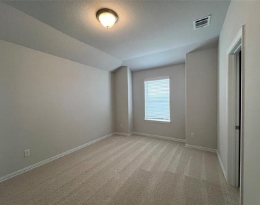 3033 Burwick Lane - Photo Thumbnail 23