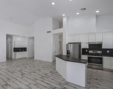 6530 E Montreal Place - Photo Thumbnail 8