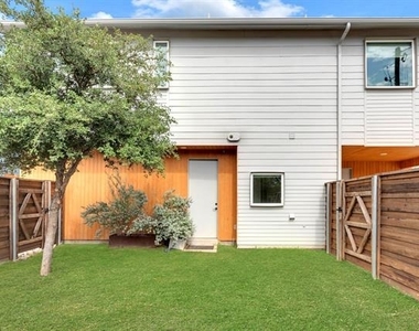 1028 Bastion Court - Photo Thumbnail 17