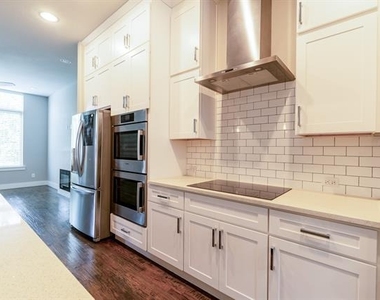 2514 Vintage Street - Photo Thumbnail 5