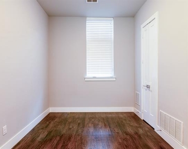 2514 Vintage Street - Photo Thumbnail 7