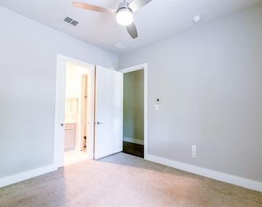 2514 Vintage Street - Photo Thumbnail 2
