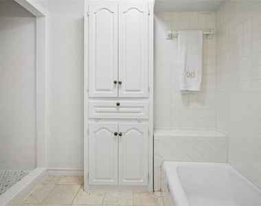 10504 Berry Knoll Drive - Photo Thumbnail 9