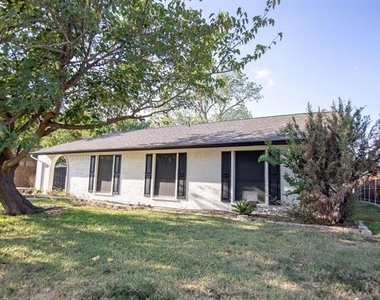 2103 Cedarcrest Drive - Photo Thumbnail 39