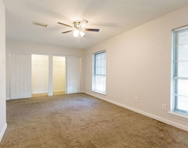 2103 Cedarcrest Drive - Photo Thumbnail 5