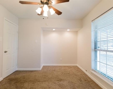 2103 Cedarcrest Drive - Photo Thumbnail 12