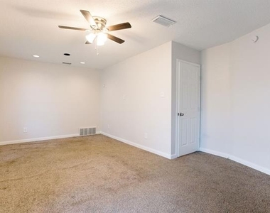 2103 Cedarcrest Drive - Photo Thumbnail 8