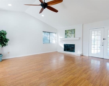 2103 Cedarcrest Drive - Photo Thumbnail 20