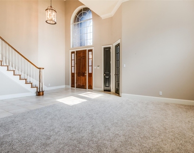 801 Camelot Court - Photo Thumbnail 6