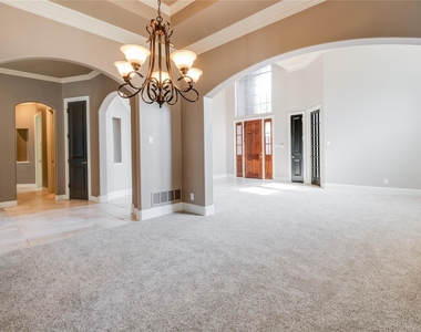 801 Camelot Court - Photo Thumbnail 9