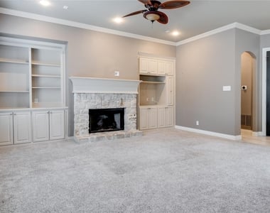 801 Camelot Court - Photo Thumbnail 13
