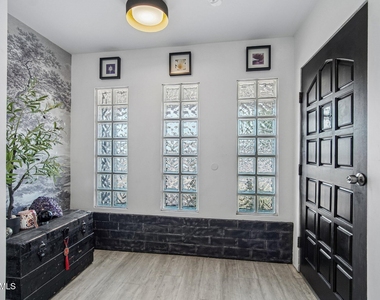 1725 E Verde Lane - Photo Thumbnail 23