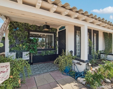 1725 E Verde Lane - Photo Thumbnail 6