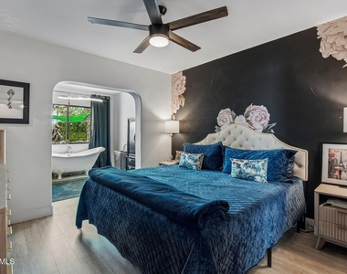 1725 E Verde Lane - Photo Thumbnail 4