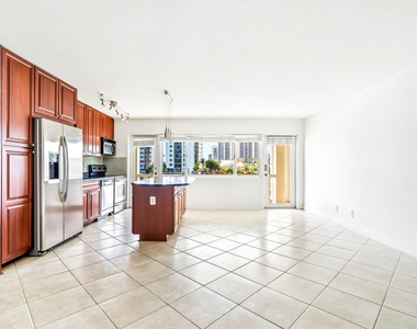 2895 Ne 32nd Street - Photo Thumbnail 4