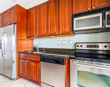 2895 Ne 32nd Street - Photo Thumbnail 8