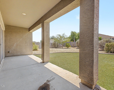 41917 W Manderas Lane - Photo Thumbnail 32