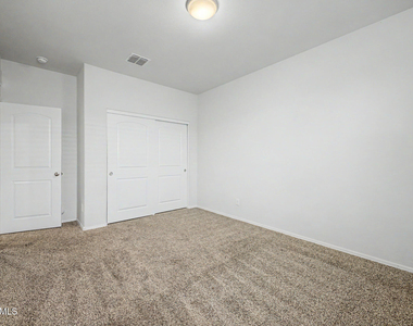 41917 W Manderas Lane - Photo Thumbnail 26