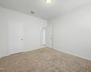 41917 W Manderas Lane - Photo Thumbnail 28