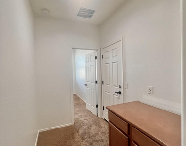 9437 W Jones Avenue - Photo Thumbnail 9