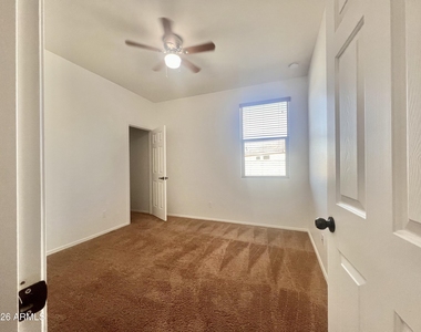 9437 W Jones Avenue - Photo Thumbnail 10