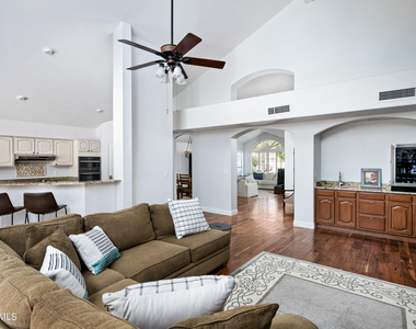 1660 W Honeysuckle Lane - Photo Thumbnail 14