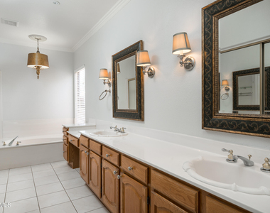 1660 W Honeysuckle Lane - Photo Thumbnail 17