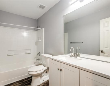 1008 Canal Street - Photo Thumbnail 16