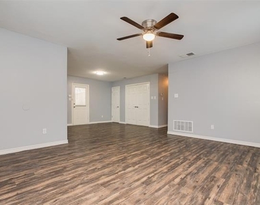 1008 Canal Street - Photo Thumbnail 4