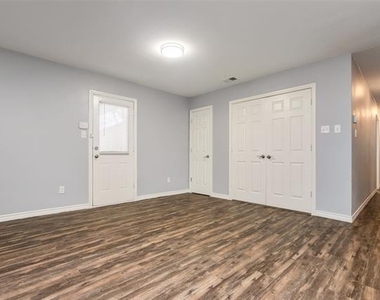 1008 Canal Street - Photo Thumbnail 8