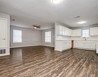 1008 Canal Street - Photo Thumbnail 7