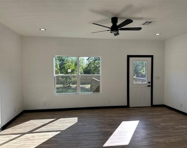 105 Pullen Street - Photo Thumbnail 10